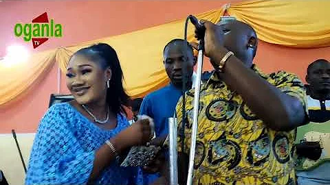 WATCH HOW ISELOSE YAYA MC OLUOMO ANIBABA KETU ROCKS REMI ALUKO STAGE AT NAMING CEREMONY IBADAN