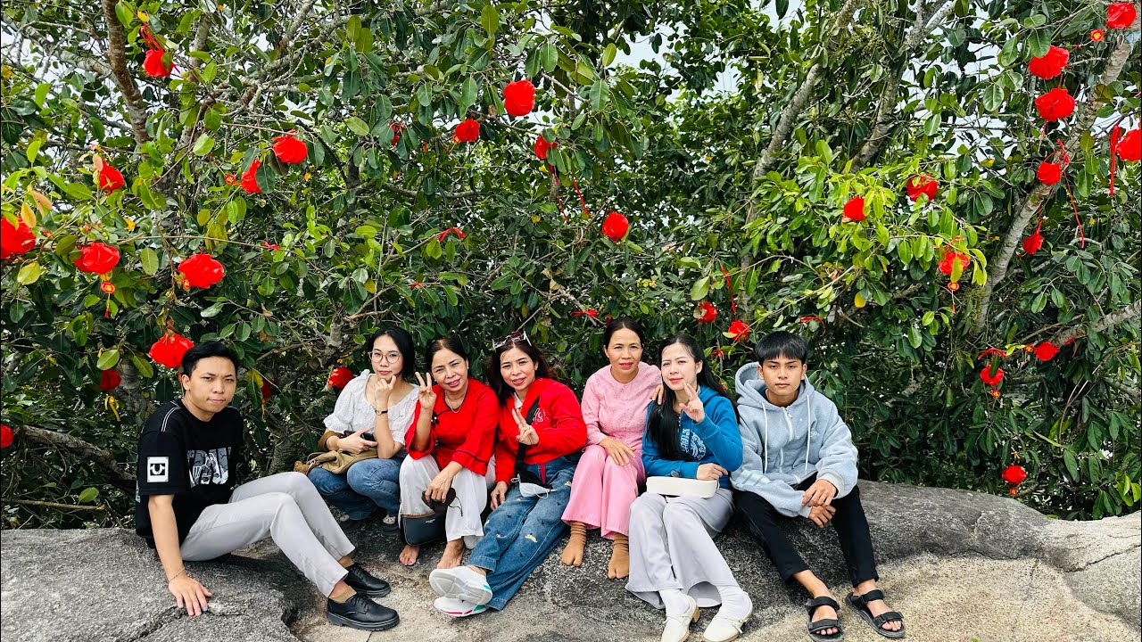 Viếng sân Tiên chùa Quỳnh Long Tam Tự