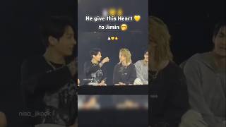 Jungkook 🐰 give Heart 💛 to Jimin #jikook #kookmin #jikooklovers #jimin #jungkook #btsarmy #bts