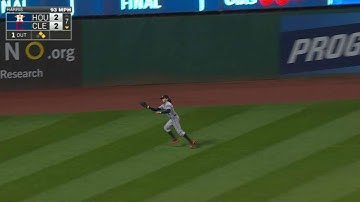 HOU@CLE: Rasmus chases down liner for a nice grab