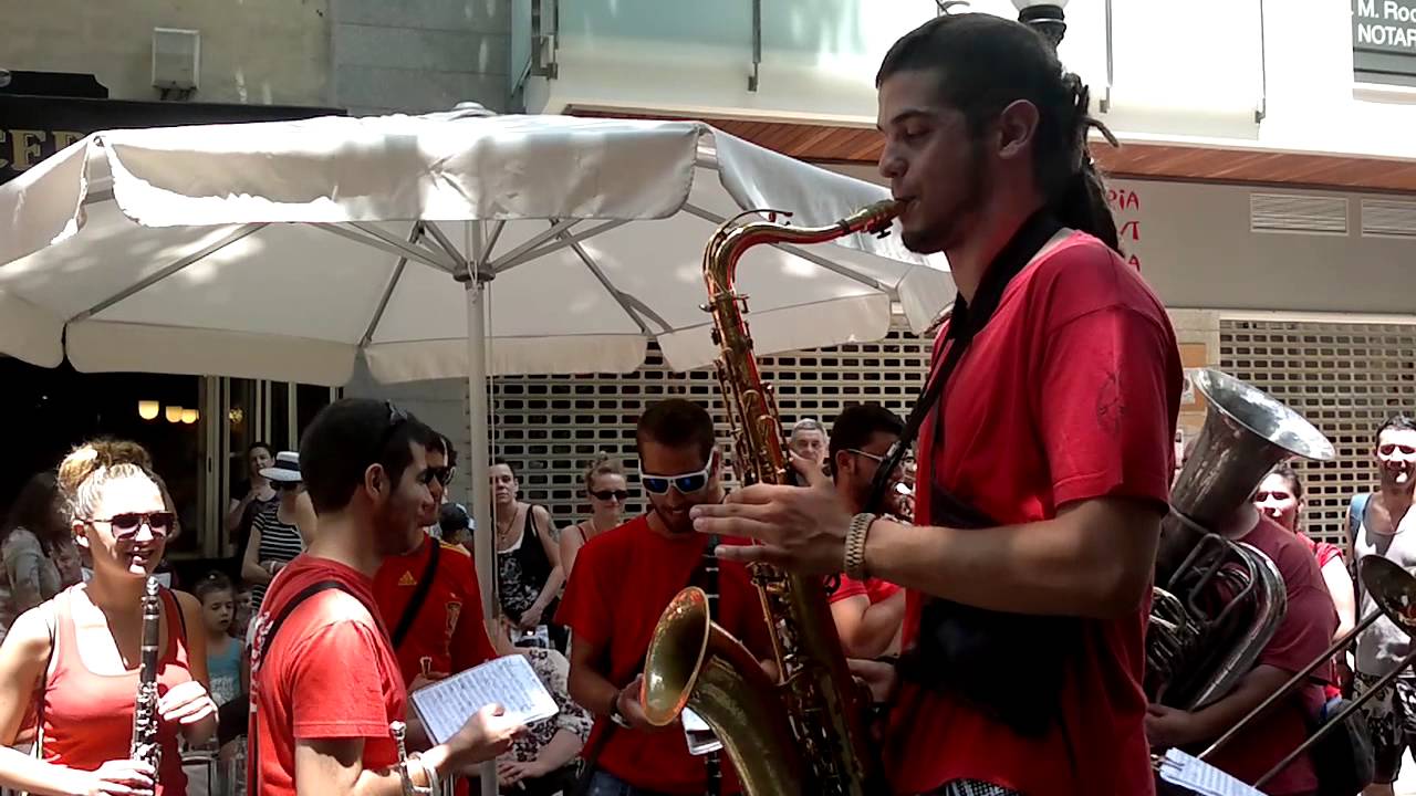 XARANGA TOCAT UN OU (DÉNIA, ALICANTE)