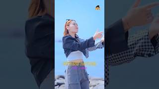 Vita Alvia Goyang Dayung