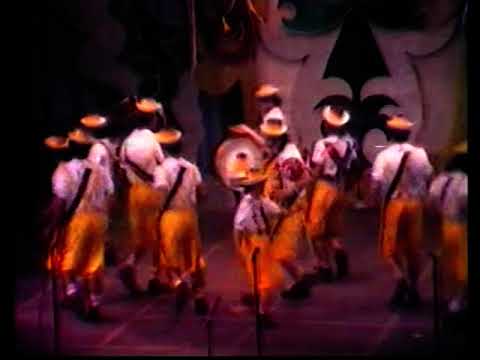 Actuación de Los tercios de flan de huevo del COAC 1985