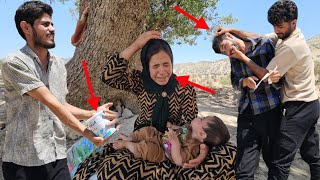Kobra's tears from the heat and lack of electricity;  until Ali's presence with powdered milk
