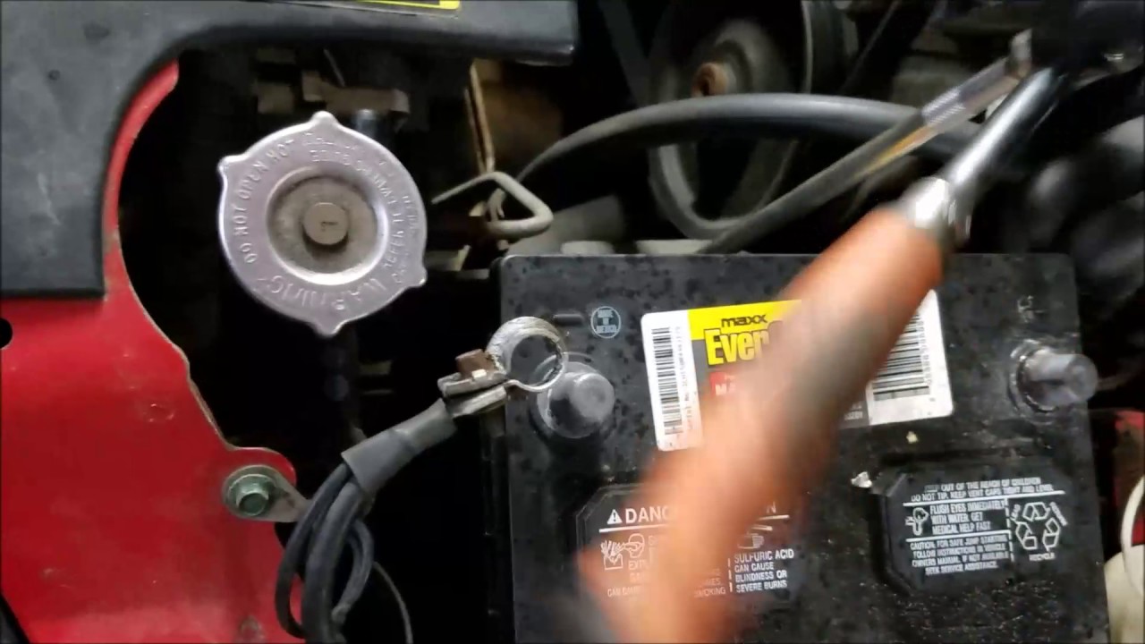 Battery 96 Ford Mustang - YouTube