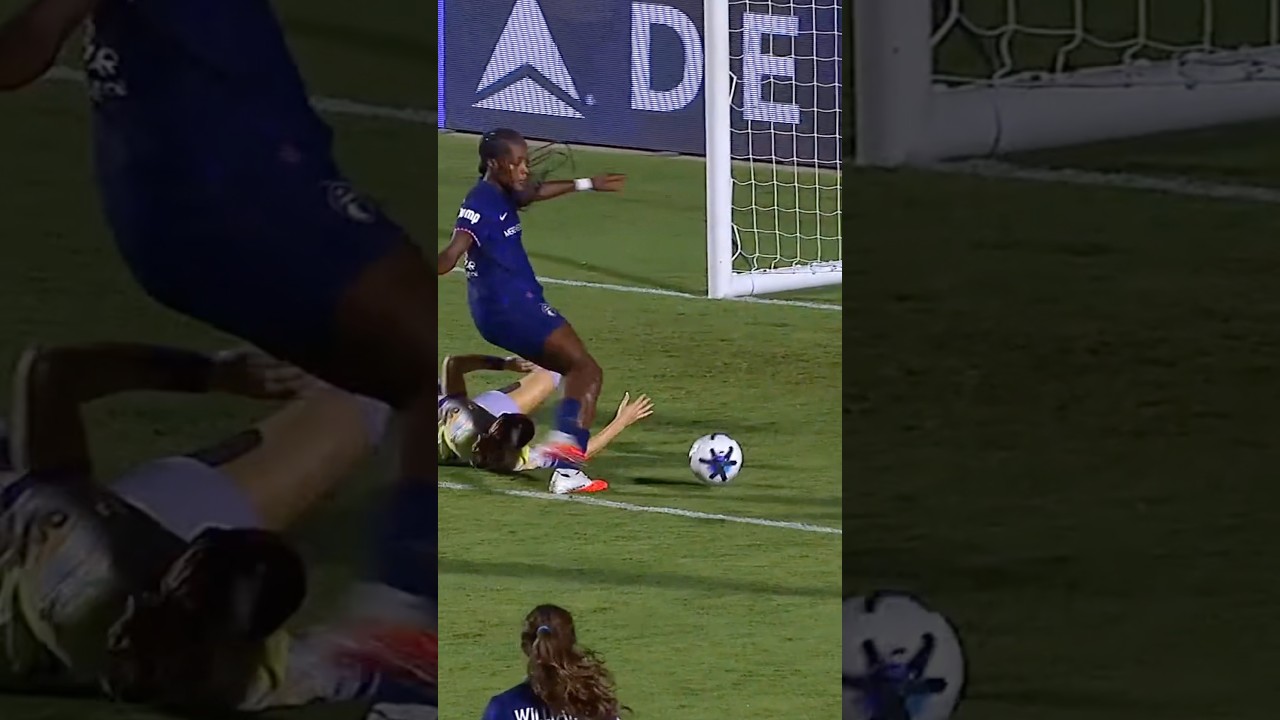 SCORING GOALS IS HER SUPERPOWER 💪 #nwsl #football #soccer