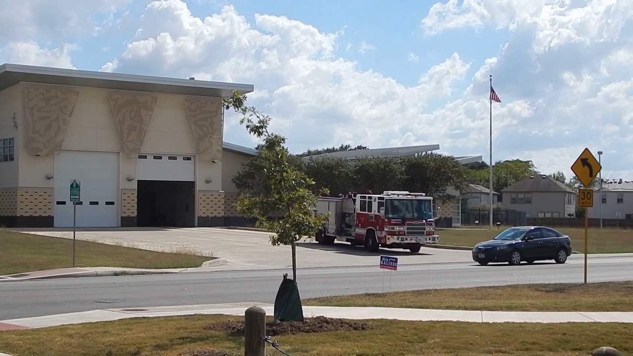 SAFD Engine 49 Responding to a Fuel Spill - YouTube