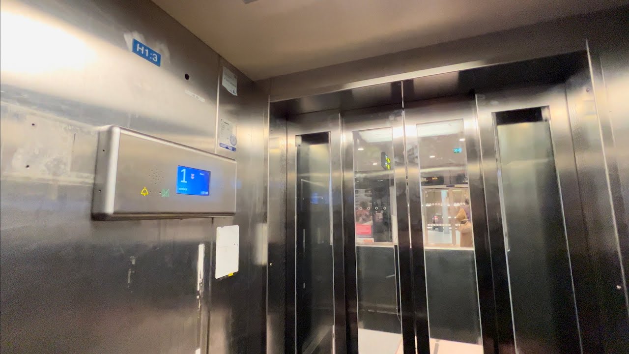 MODDED AGAIN!!! 1987 DEVE (mod.) Hydraulic Elevator @ Stockholm Centralstation, Stockholm, Sweden.