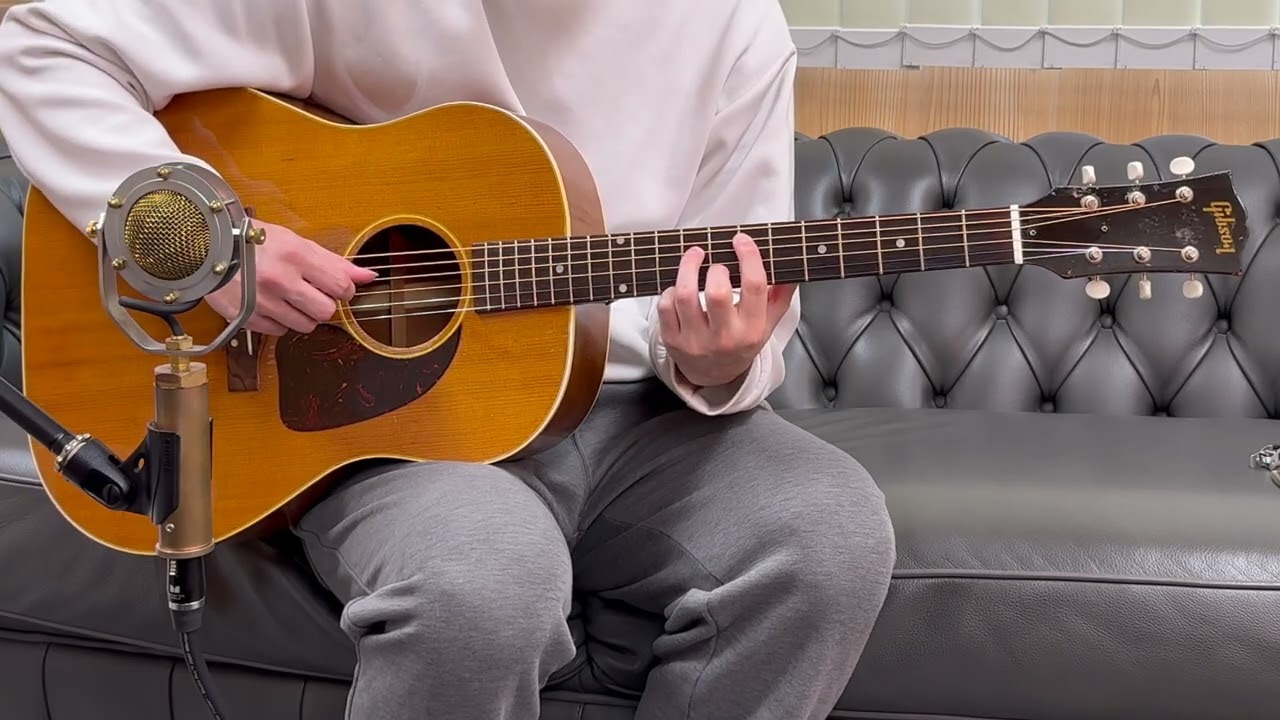 Gibson J-50 (1952) - YouTube