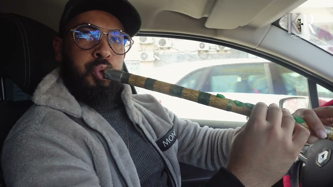 القصاب حسان سلحوف في عزف على الطاير