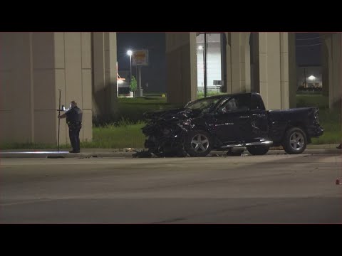 5 hurt after driver runs red light, slams into other car in north ...