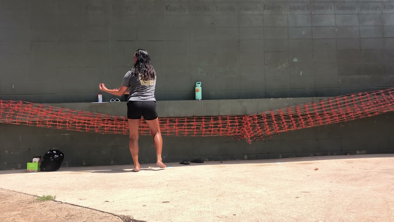 Wahine‘Ili Kea (beamer style hula-backside)