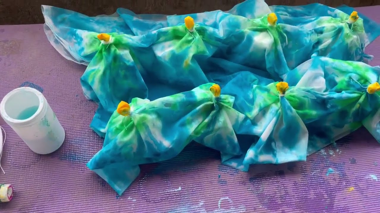 Easy painting my scarf #beautiful #art #ranicreations  Kamatham 🙏🏻🙏🏻