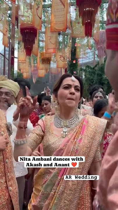 Nita Ambani VIRAL dance at Anant Ambani Radhika Merchant wedding🔥 #ambaniwedding #viral #nitaambani