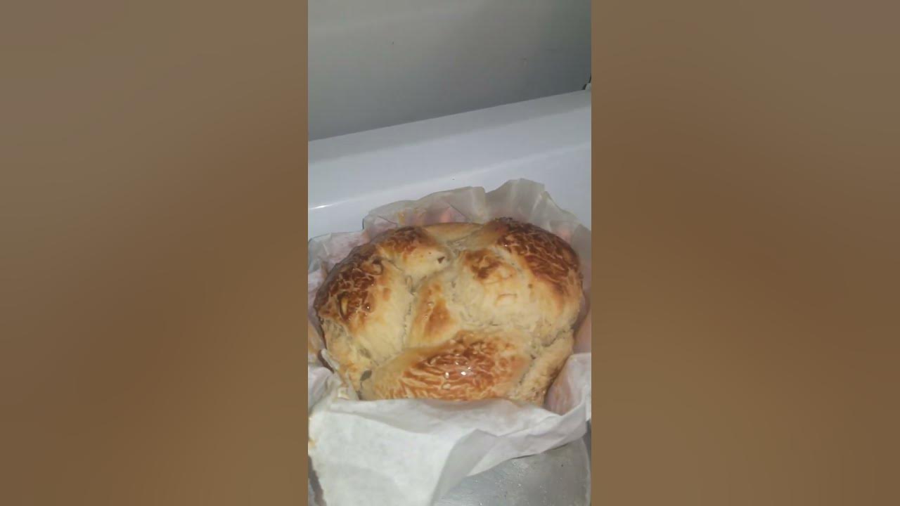 El pan de Shabbat ( Challah) de hoy. Todays Shabbat bread( Challah). Shabbat Shalom El pan de Shabbat ( Challah) de hoy. Todays Shabbat bread( Challah). Shabbat Shalom