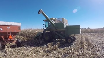 John Deere 4400 Combine Corn