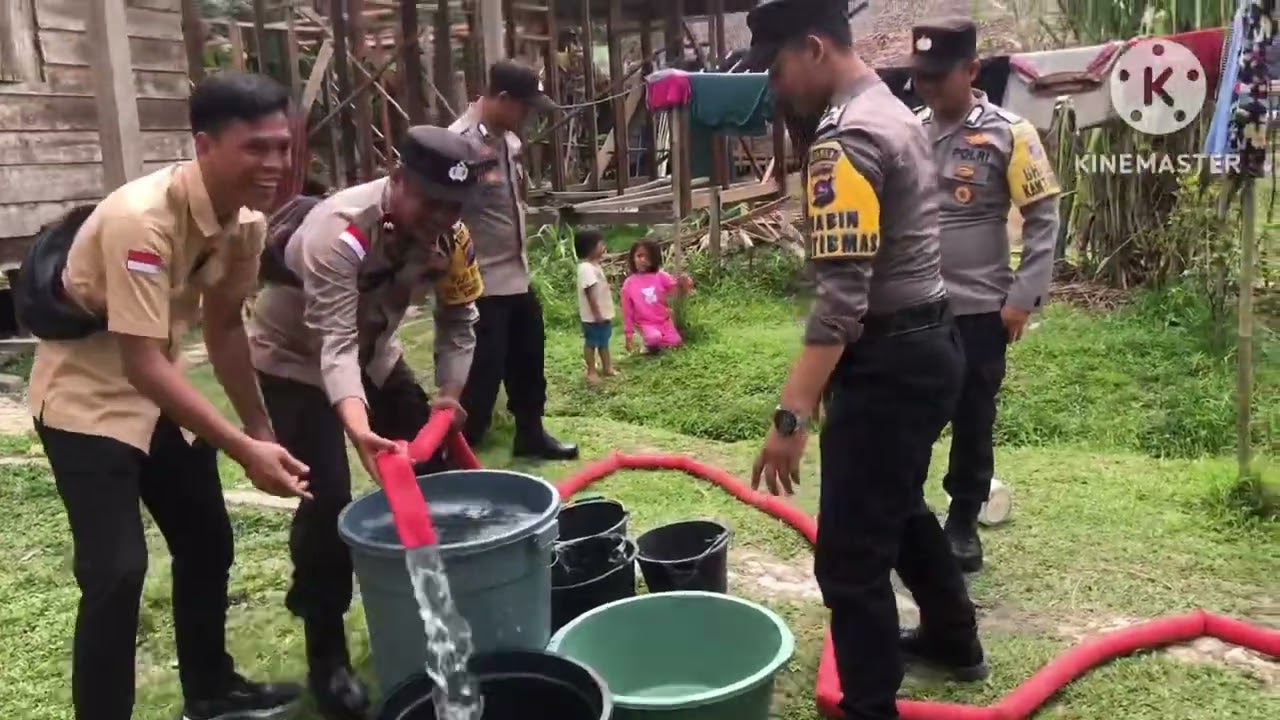 Bantuan Air bersih Kpd Masyarakat Siberut selatan yg mengalaminya Kekeringan dmpak dr Kemarau Pnjang