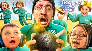 Last one holding it = BOOM!  FGTeeV Fam plays Crab Games #2 (Best Squid Game Video Game) screenshot 5