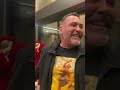 ÓSCAR DE LA HOYA RECUERDA CUANDO LE GANÓ A JULIO CÉSAR CHÁVEZ “AQUÍ ESTÁ LA SANGRE”