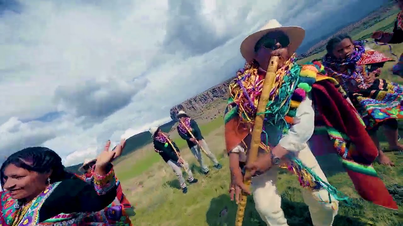 CH'ACHARA HUALLPA/ Nemesio Ccahua y su Pinkuyllo de Oro