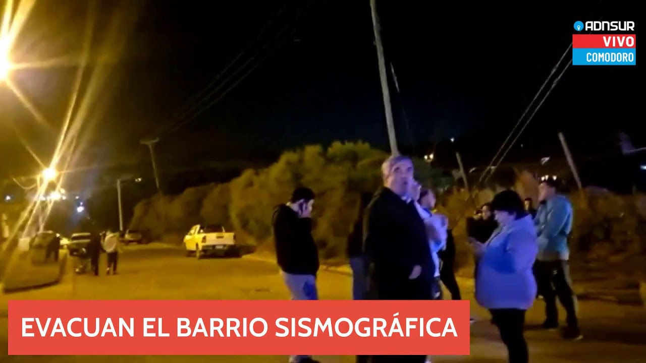 URGENTE - Evacúan el Barrio Sismográfica por deslizamiento del cerro Hermitte