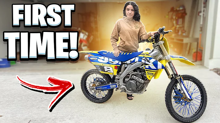 TEACHING MY CRUSH HOW TO RIDE A DIRT BIKE !  ( GON...