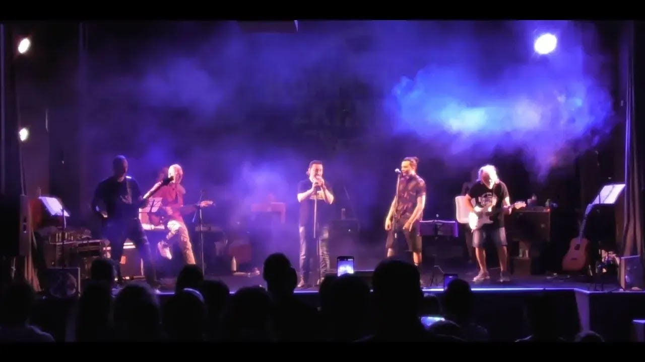 ΚΟΜΜΕΝΕΣ ΣΚΗΝΕΣ - Venus Cover