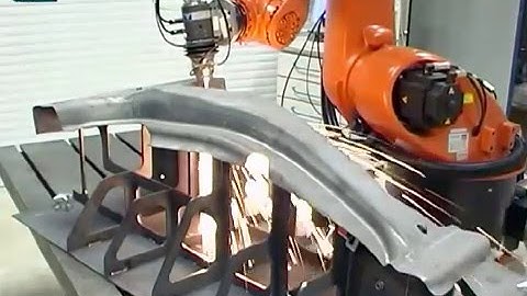 3D fiber laser cutting with industrial robot
