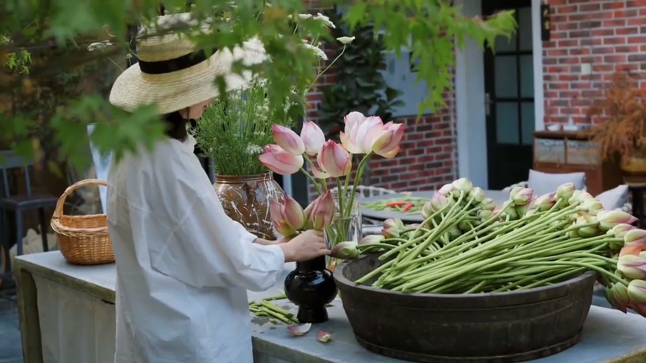 Summer The town's farmers market 