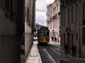 Лиссабон, на старинном желтом трамвае, Португалия yellow tram lisbon Portugal