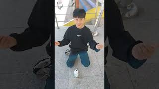 이  박은혁의 물병을  세우시면  1000원을  드립니다