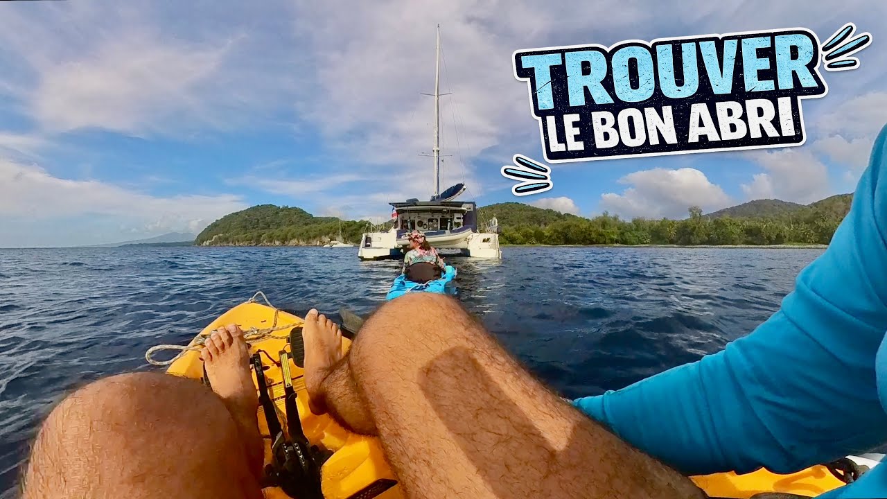 ⁣Pas facile de faire du côtier: rafales, houle, chenal à traverser, mouiller pour se protéger .Ambrym