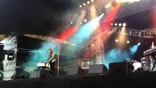 Is Tropical - Lies [Live @ Rock en Seine 2013 - Paris / Saint-Cloud] [HD]