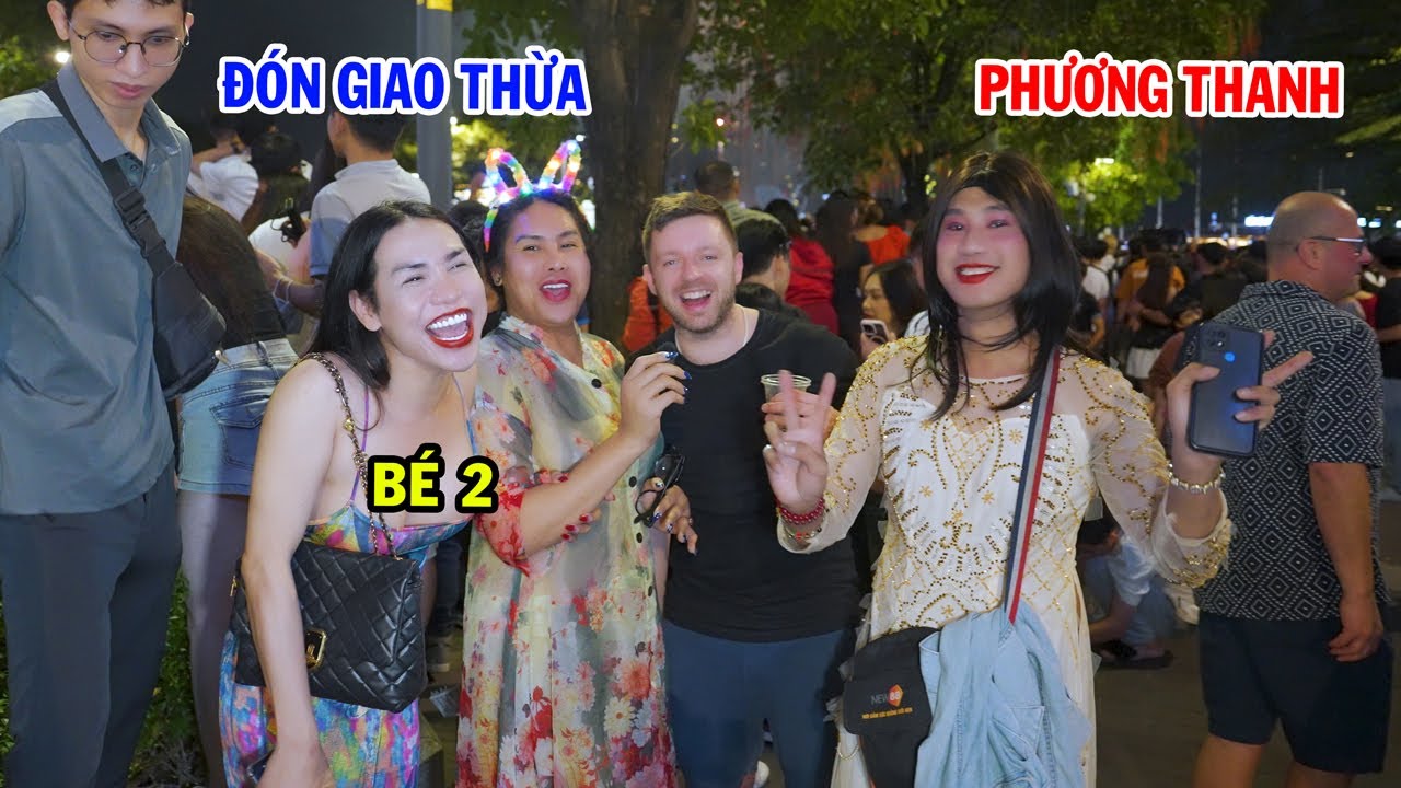Bé 2, Phương Thanh cùng DIVA Cát Thy đón giao thừa tại trung tâm Sài Gòn - Ẩm thực Cha Rồng