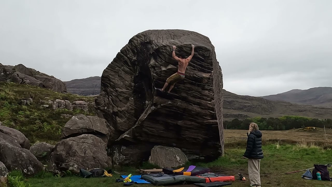 Squelch 6C - Torridon | Scotland Bouldering
