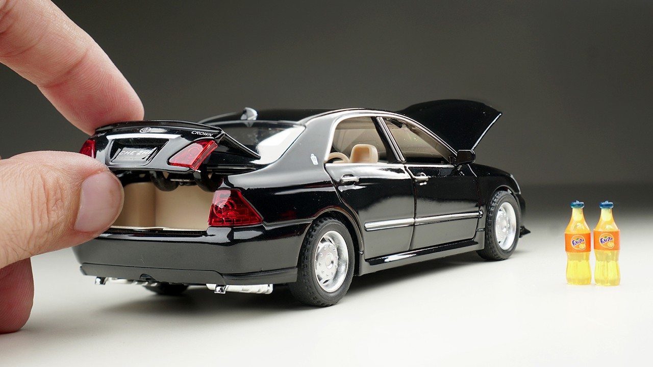 Unboxing of Toyota Crown Diecast Model Car - YouTube