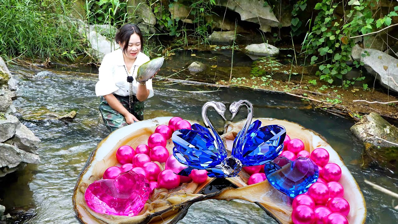 😱Pry open the giant clam, embedded with dazzling pink pearls, so beautiful that it's mesmerizing