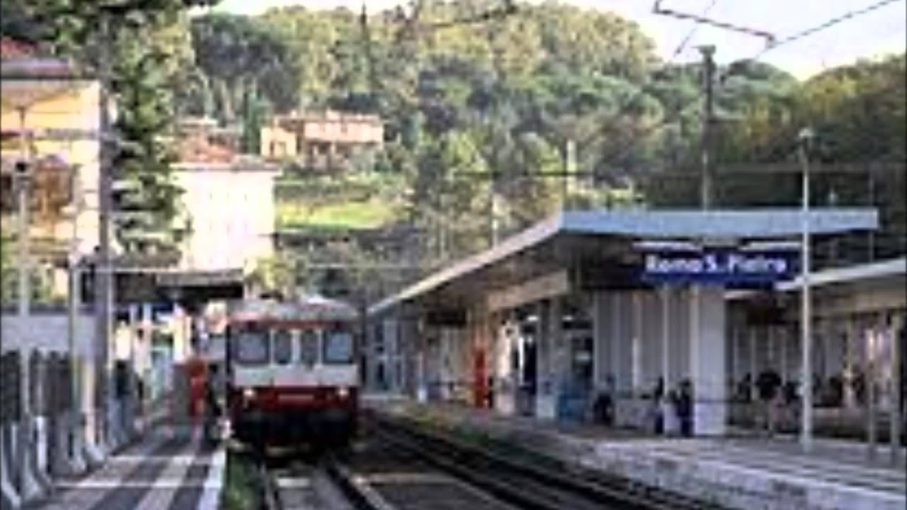 Annunci Treni alla Stazione di Roma San Pietro