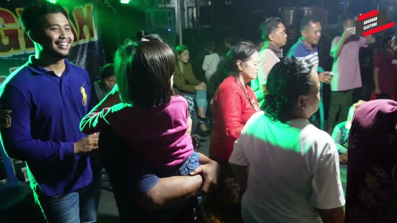 Karungut Tandak Timang... mr Kuntau ..Resepsi Pernikahan Bryan d Ressa Desa Kalahien