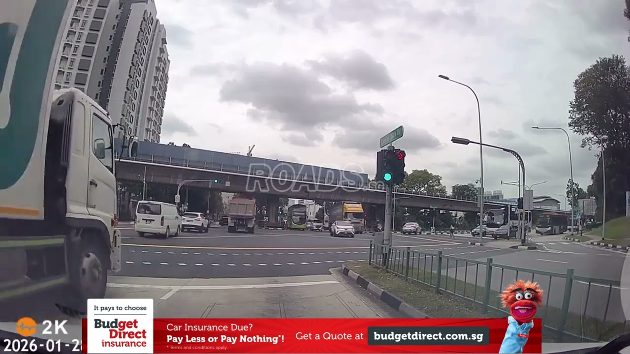 Driver made a right turn, when right turn arrow was red (28/1/26)