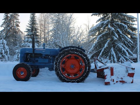 Fordson Super Major Linkousta/ Snowblowing