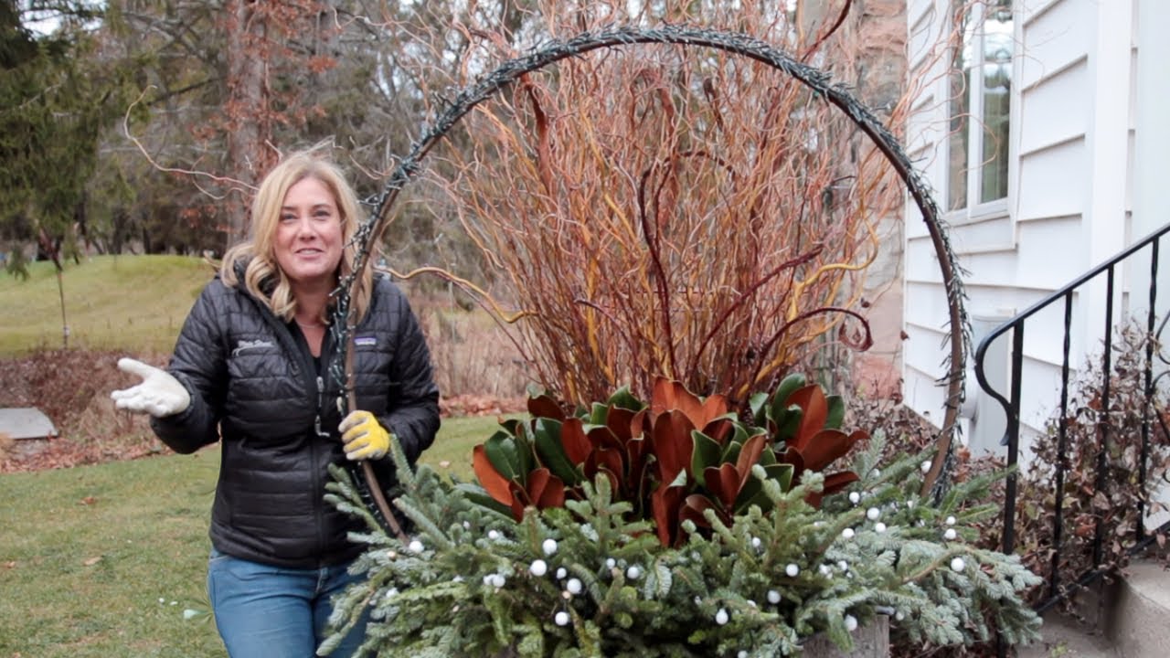 Lighted ring winter container (aka The container that tried to kill me)