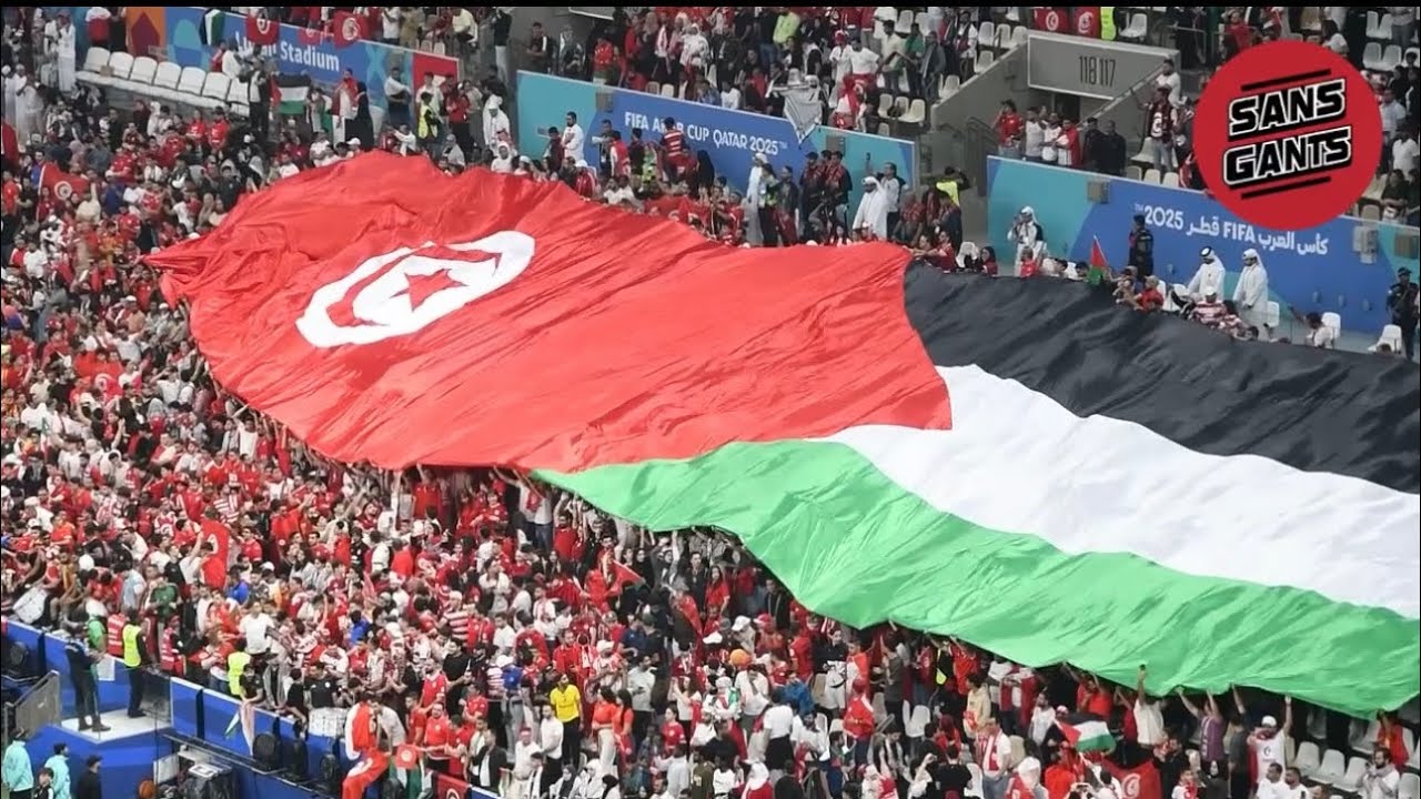 لقطة قوية من جماهير تونس لحظة عزف نشيد المنتخب المنافس وحماة الحمى تدوي بكل قوةمشهد تقشعر له الأبدان