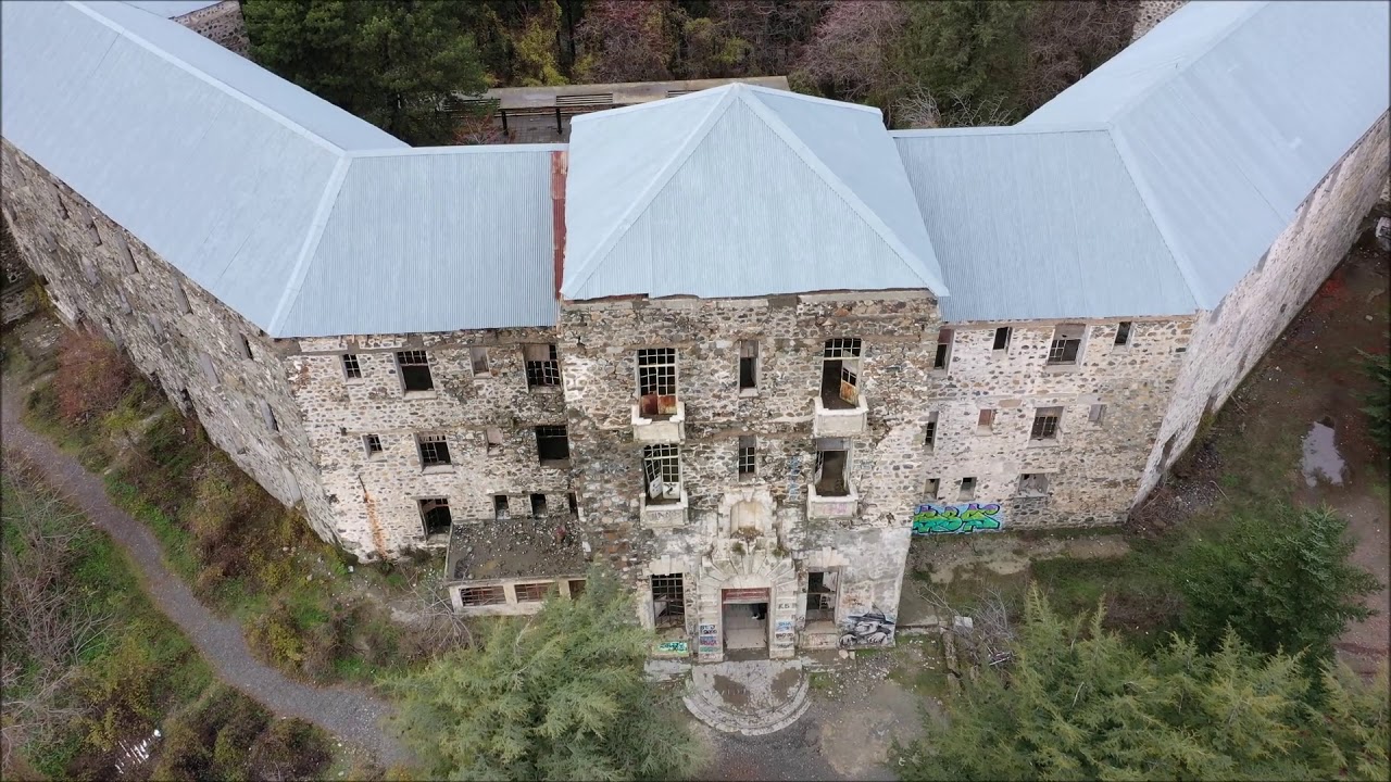Verengaria the mysterious hotel from the sky - Το ξενοδοχείο Βερεγγάρια στο χωριό Προδρομος - Cyprus