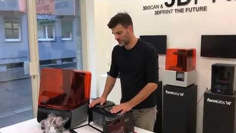 Formlabs Form 3 unboxing, installation and print part 1/3