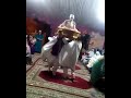شاهد وقوع عروسة مغربية من العمارية