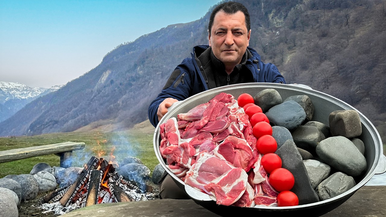 الطبق المفضل للإمبراطور جنكيز خان! اللحم المطهو على الصخور 🥩🔥