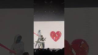 Download Lagu Screen progression-IDGAF #boywithuke #blackbear #concert #denver MP3