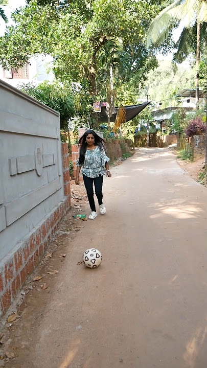 Watch end 😂#shortvideos #trending #comedy #varnasuba #funny #husbandwife #comedyshorts #shortsvideo