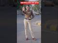 देखो बीच रास्ते मे पुलिस girl ने कैसे जाम हटाया